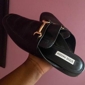 Beautiful causal Steve Madden Flats